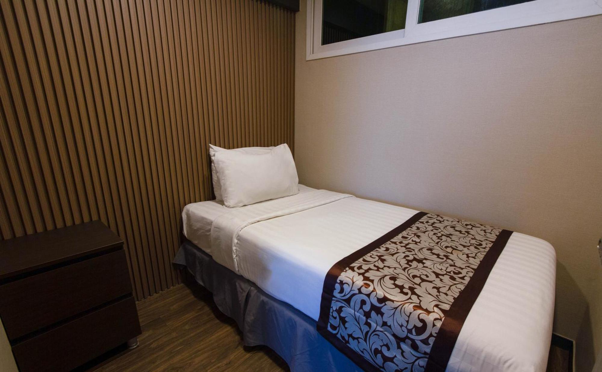 Xenia Hotel Clark Clark Field Екстер'єр фото