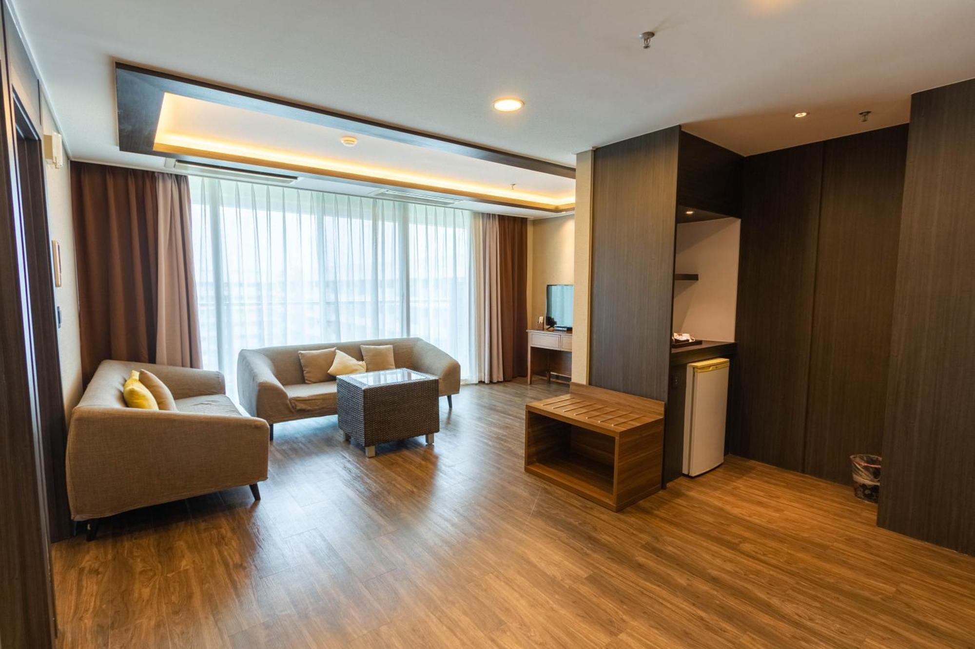 Xenia Hotel Clark Clark Field Екстер'єр фото
