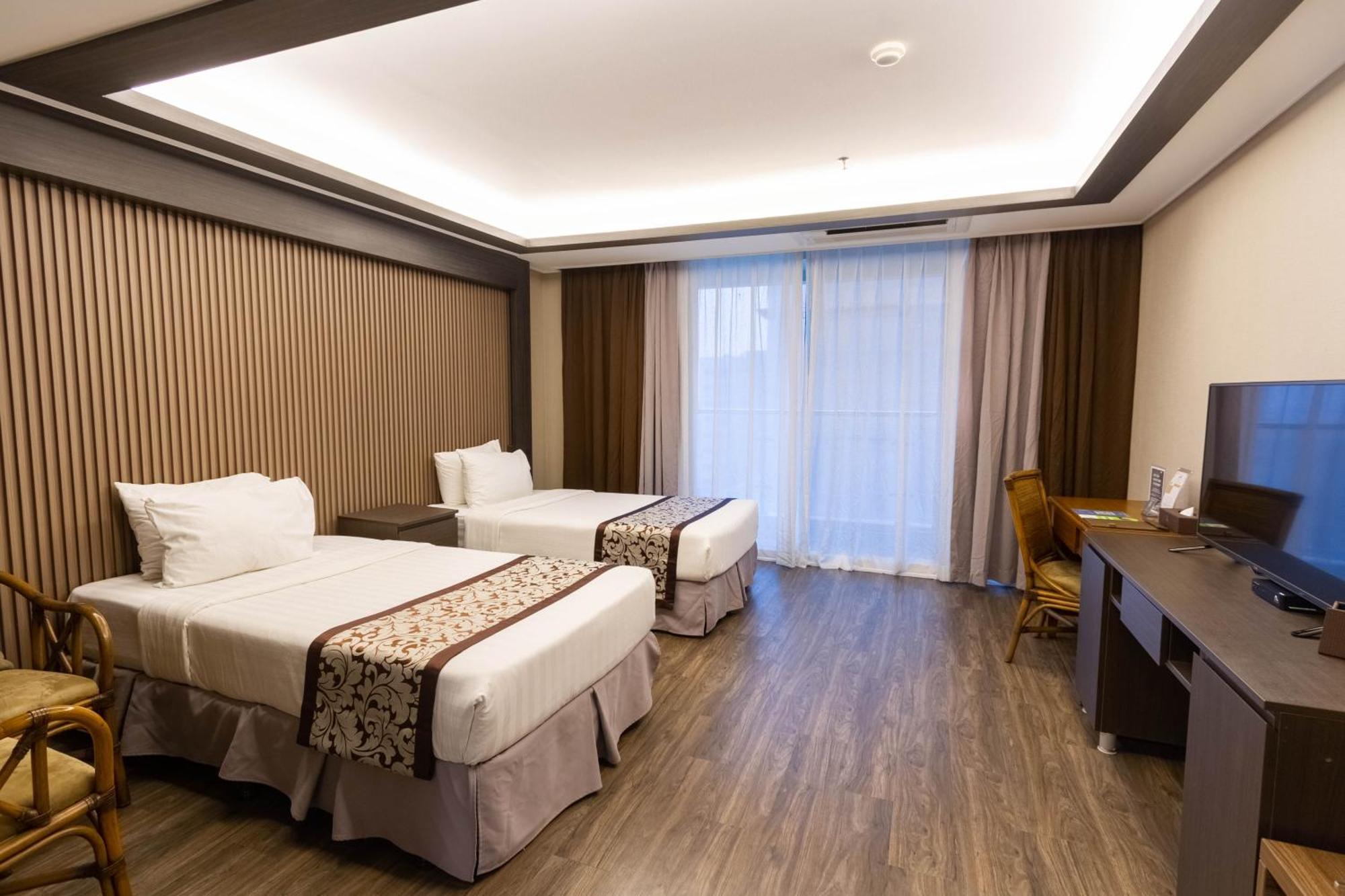 Xenia Hotel Clark Clark Field Екстер'єр фото