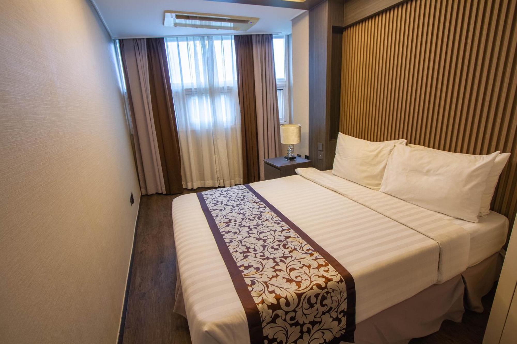 Xenia Hotel Clark Clark Field Екстер'єр фото