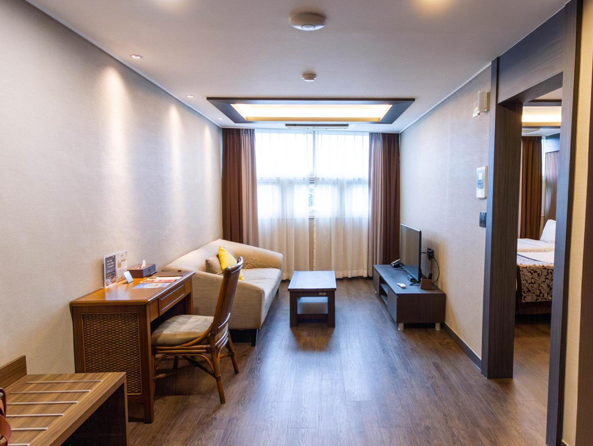 Xenia Hotel Clark Clark Field Екстер'єр фото