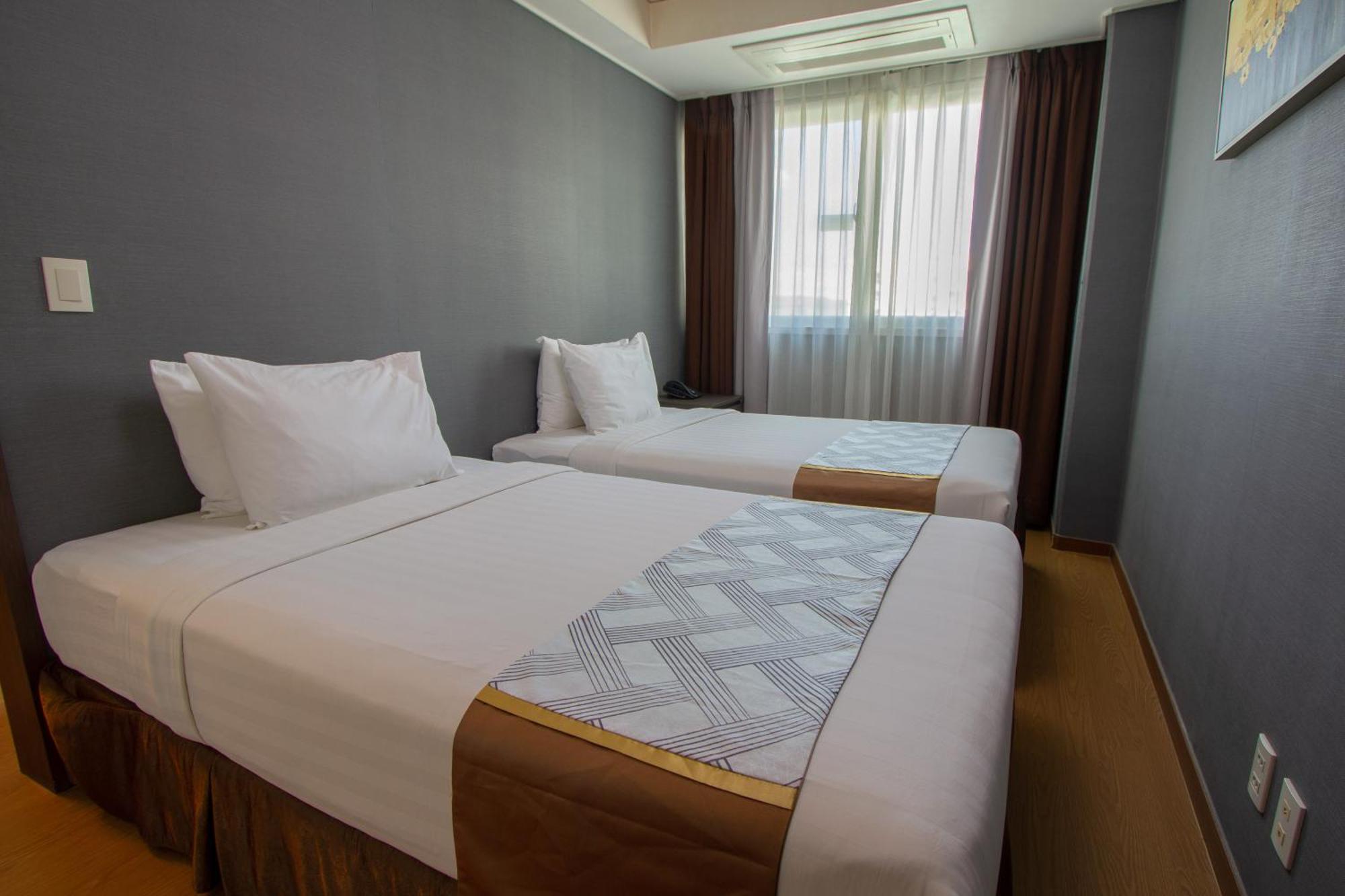 Xenia Hotel Clark Clark Field Екстер'єр фото
