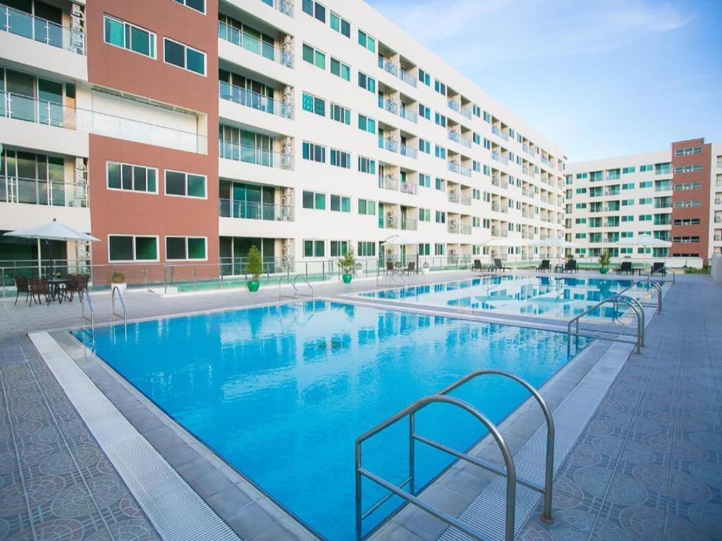 Xenia Hotel Clark Clark Field Екстер'єр фото
