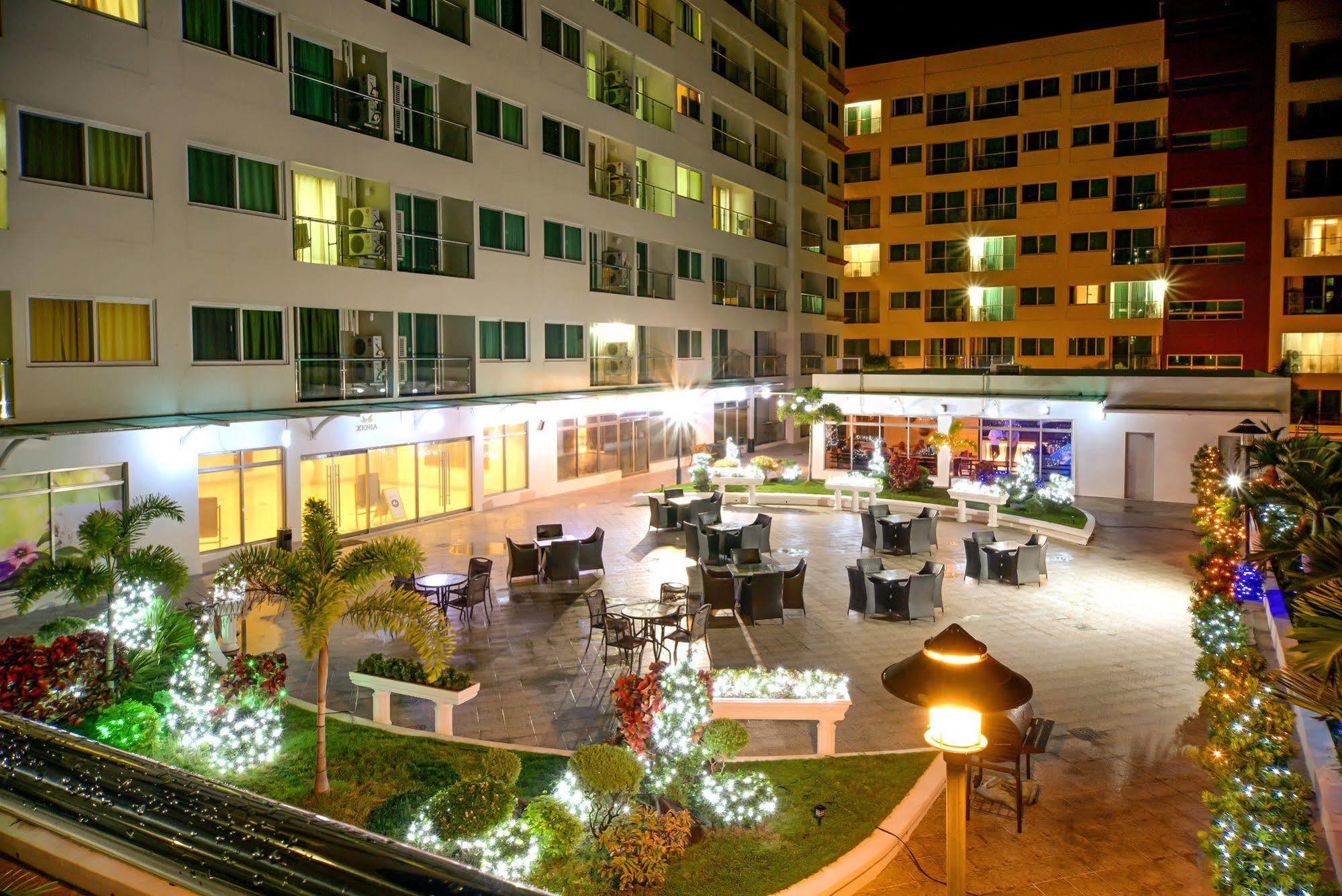 Xenia Hotel Clark Clark Field Екстер'єр фото