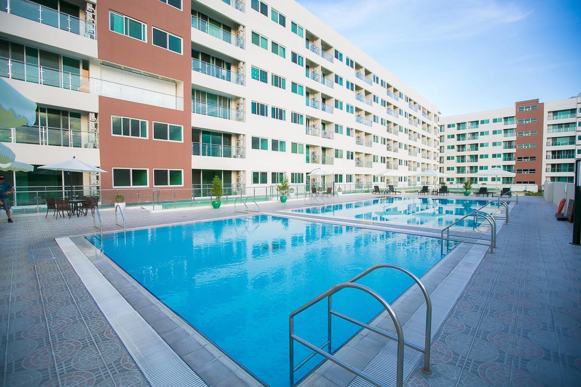 Xenia Hotel Clark Clark Field Екстер'єр фото