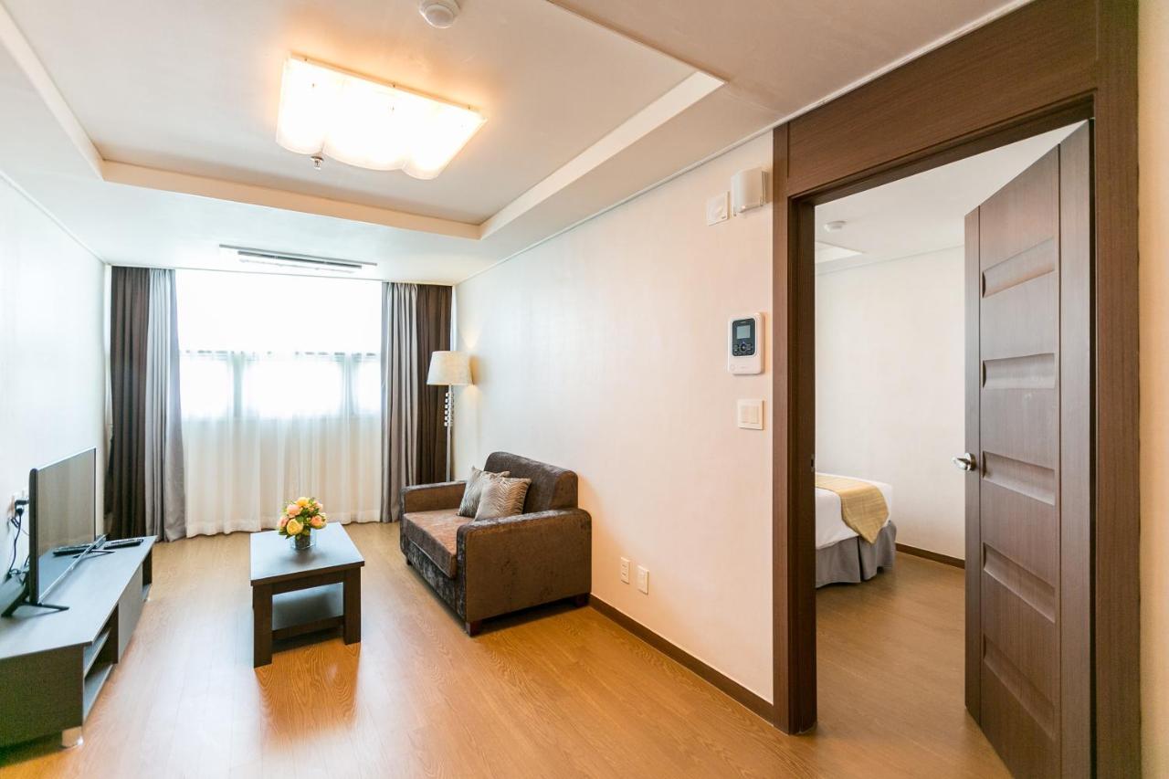 Xenia Hotel Clark Clark Field Екстер'єр фото