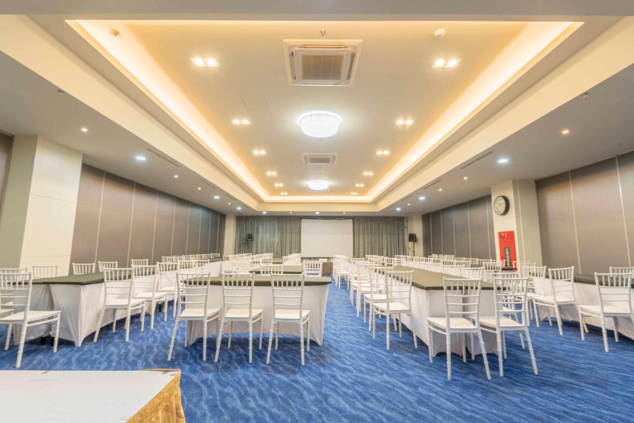 Xenia Hotel Clark Clark Field Екстер'єр фото
